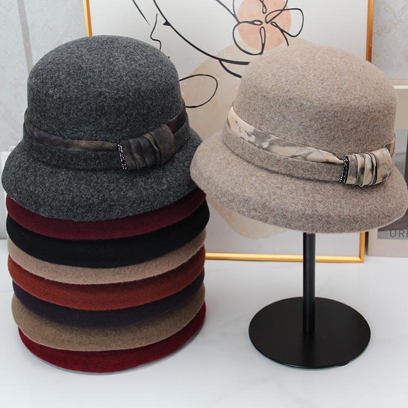 Middle-aged women's elegant wool top hat with diamonds, satin bow, basin hat, autumn and winter outdoor cold-proof mother's old lady hat