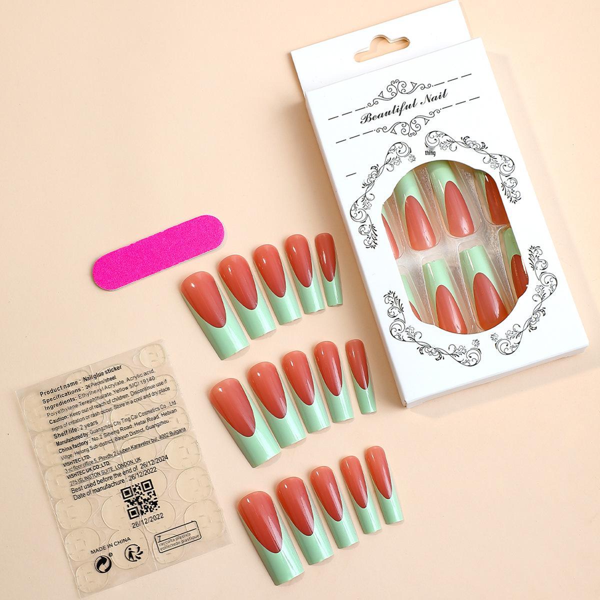 

Минималистичные очень длинные накладные ногти с французским краем