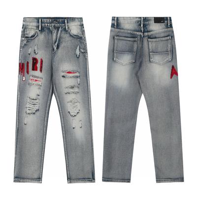 Trendy, im amerikanischen Stil gehaltene, internetberühmte Jeans mit Stoffflicken, Löchern und Stickereien, lässige, trendige High-Street-Hose