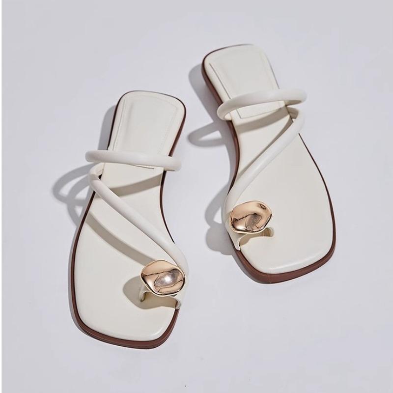 Summer Narrow Band Women Slipper Fashion Metal Decoration Low Heel Slip On Ladies Elegant Slides Casual Outdoor Beach Flip Flop