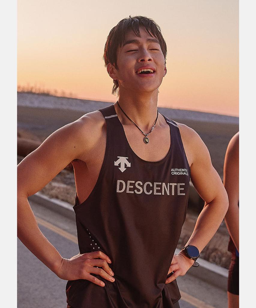 DESCENTE Running Delta Pro Wing Singlet Black (Sq123Rst29) (B Type)