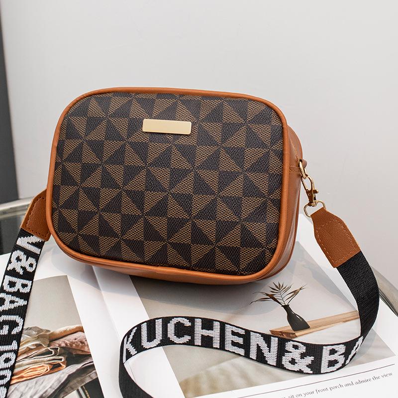 

Повседневная сумка кроссбоди для легких путешествий коричневый