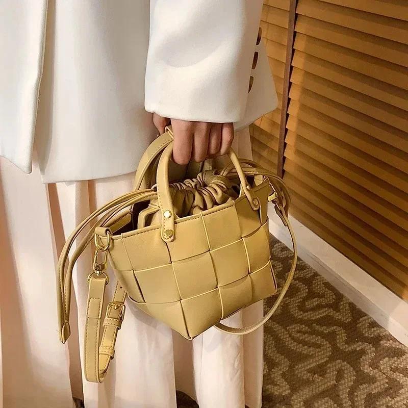 PU Leather Woven Crossbody Bag Women's Shoulder Small Handbag Woven Closure Large Capacity Single Shoulder Bag Purses Handbags
