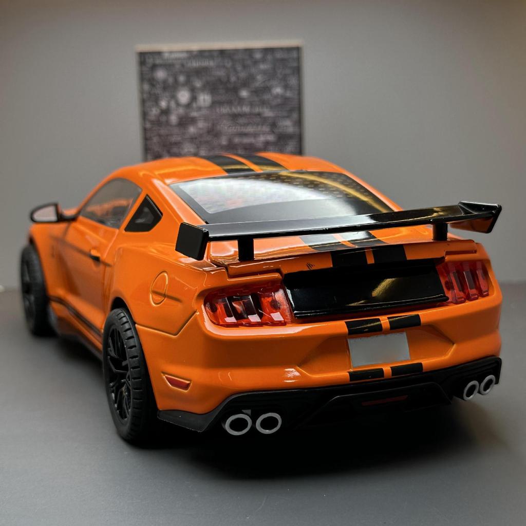 Large 1/18 Ford Mustang GT500 Miniatures Alloy Diecast Metal Vehicle Model Collectibles Sound Light Toys Car Gifts for Kids Boys