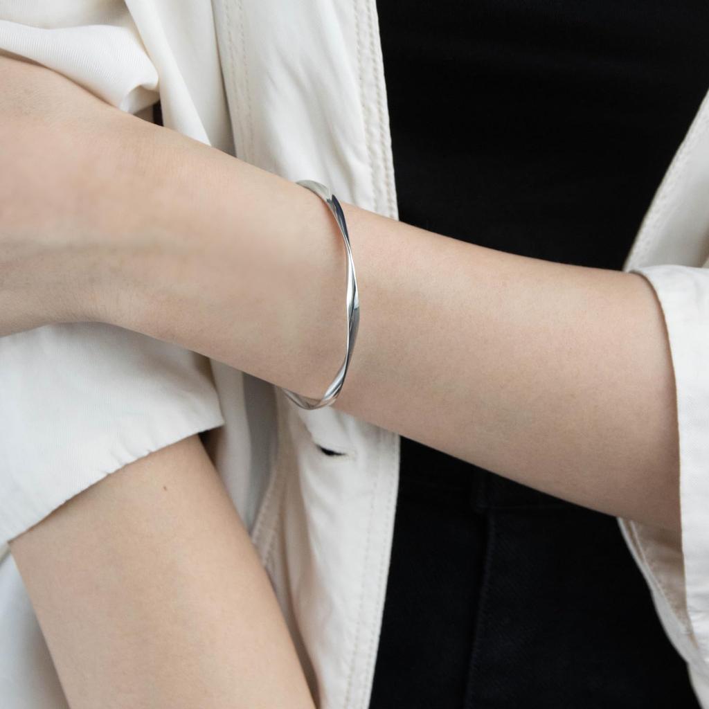 0264 Bracelet Simple Twist Bangle Delicate Women Ladies Adult Accessory Jewelry Alloy Gift Present Birthday Present Trendy Fashionable Casual Pretty