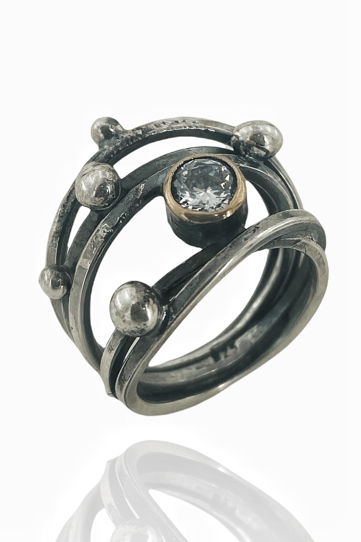 

Кольцо из серебра 925 пробы с цирконом ручной работы, обернутое проволокой