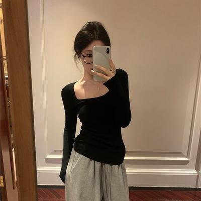 Ein neuer Stil Damen Herbst- und Winteroberteil mit einem großzügigen Halsausschnitt, eine figurbetonte, tief ausgeschnittene Langarm-T-Shirt-Basisschicht