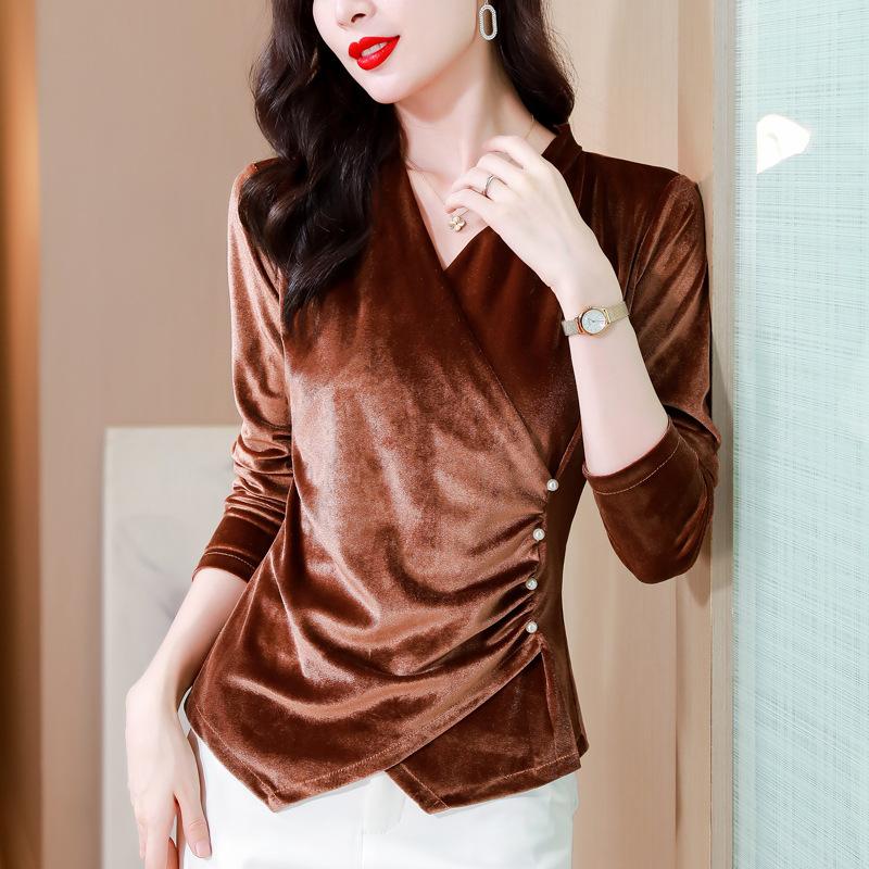 Fashionable Autumn and Winter New V-neck Design with Gold Velvet Slim Fit and Slim Outside Wearing A Base Shirt