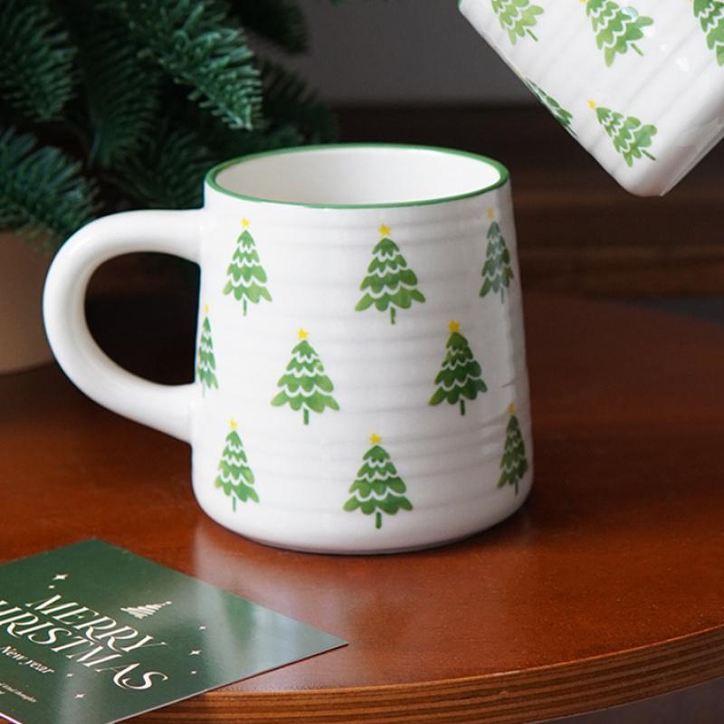 Christmas Embossed Line Mug Exquisite and Beautiful Christmas Gingerbread Man Striped Ceramic Mug Coffee Cup Suitable for Christmas Holiday Decoration