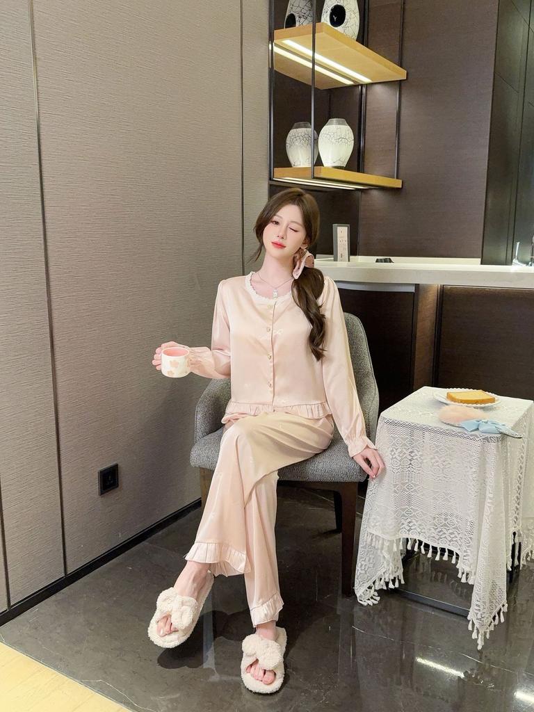 Spring and summer ice silk long-sleeved trousers ice and snow silk pajamas set solid color simple atmospheric lace loungewear can be worn outside