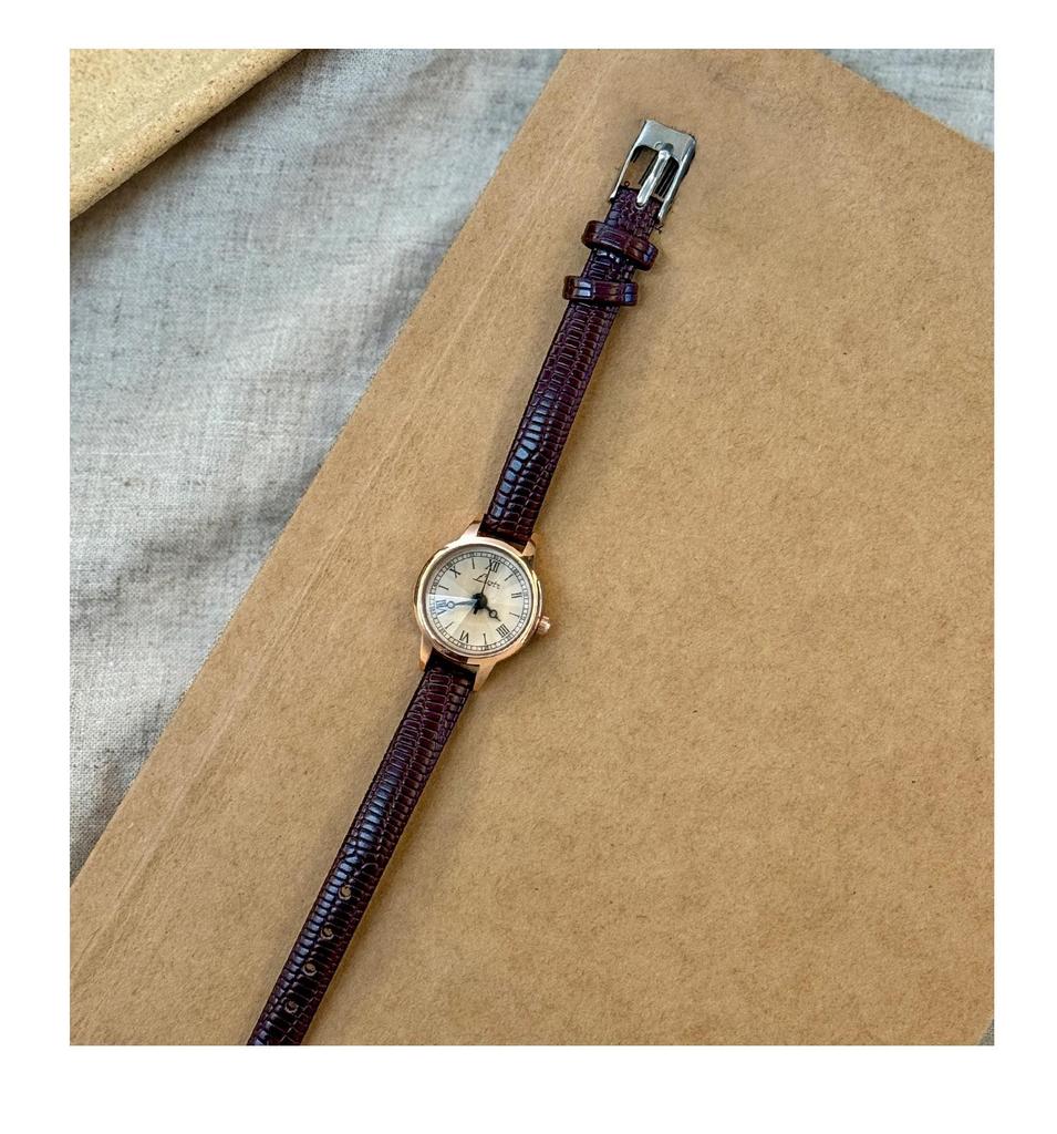 LSVTR Retro Ladies' Small Dial Leather Strap Waterproof Quartz Watch