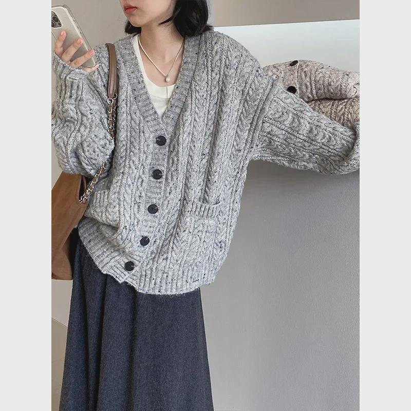 

Jiangzuo Gray V-Neck Korean-Style Women s Knitted Cardigan - Autumn Loose Fit, Medium/Long Length (8505) One Size