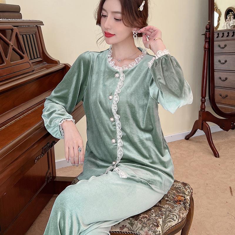 Autumn and Winter Xiaoxiangfeng New Pajamas Women's Golden Velvet Long-sleeved Lace Retro Internet Celebrity Style Can Be Worn Outside Loungewear
