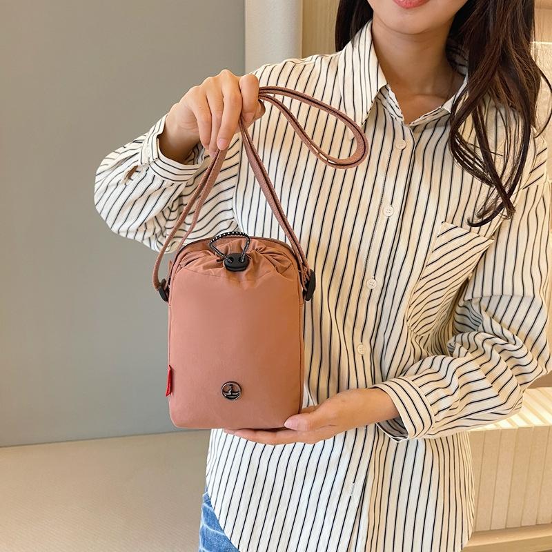 Summer Outdoor Cycling Kettle Bag with One Shoulder Crossbody Multi-layer Walking Bag with Minimalist Travel and Baby Casual Canvas Bag