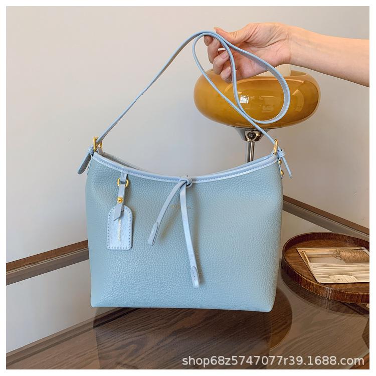 This year's popular bag women's 2025 new fashion versatile shoulder bag large capacity high sense messenger tote bag