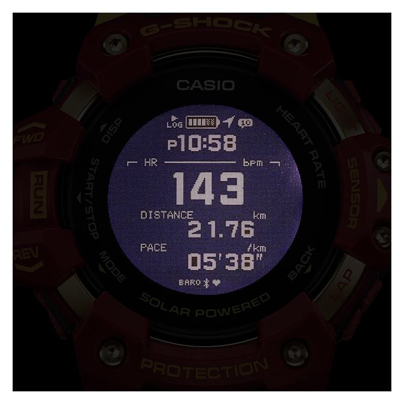 Casio G-SQUAD series Barcelona cooperation model MATCHDAY, Barcelona logo engraved on the back, quartz movement, resin strap, GBD-H1000BAR-4JR