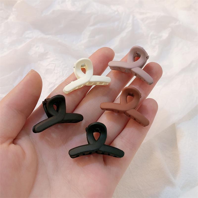 Frosted Butterfly Hairpin: Small Shark Clip for Half-Tied Hairstyles