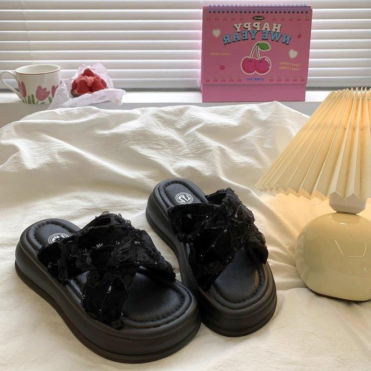 Foreign style fairy slippers female outer wear 2025 summer new one-pedal flower cross with thick-bottomed beach cool slippers