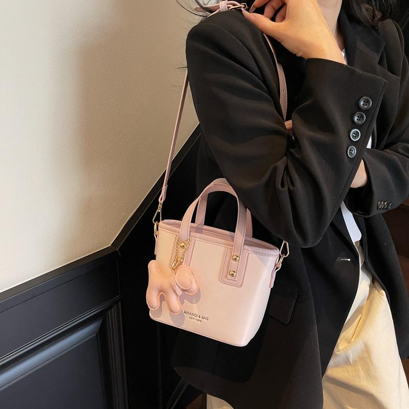 Handbag Women's New Commuter Bucket Bag Casual Shoulder Messenger Bag