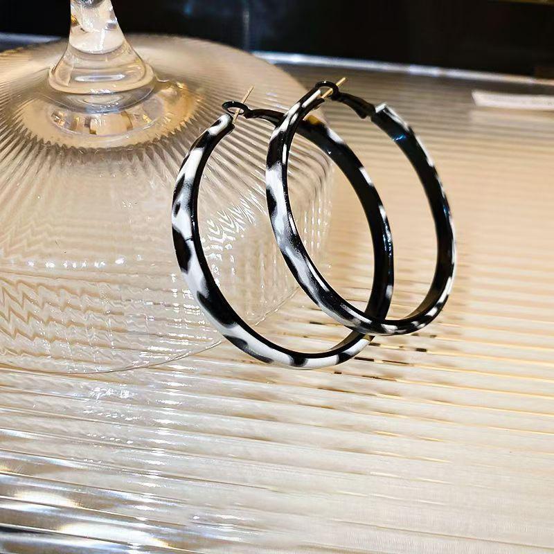 Винтажные геометрические круглые серьги-подвески с принтом леопарда и флоком Серьги в стиле Майллард Дизайнерские серьги Женские