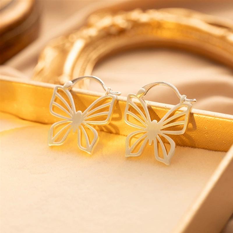 Silver Needle Geometric Heart Hoop Earrings - Retro & High-End Style for a Bold Look