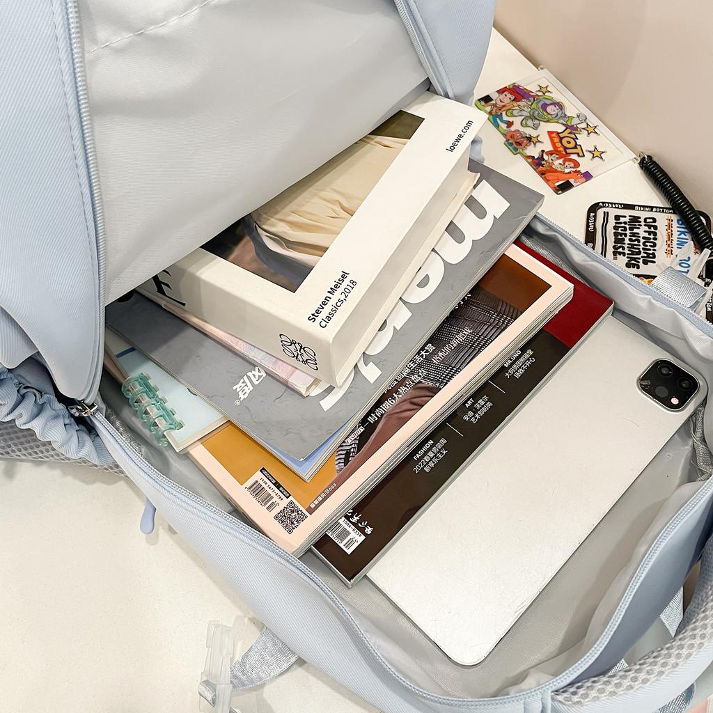 The schoolbag is fresh and cute, and the two-dimensional yuan bar is high school, high quality and large capacity.