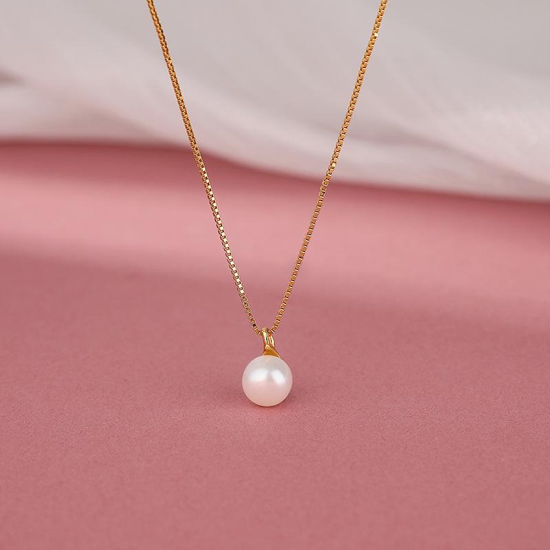 Pearl Necklace with High-end Temperament and Unique Design Sense, Light Luxury and Versatile Collarbone Chain