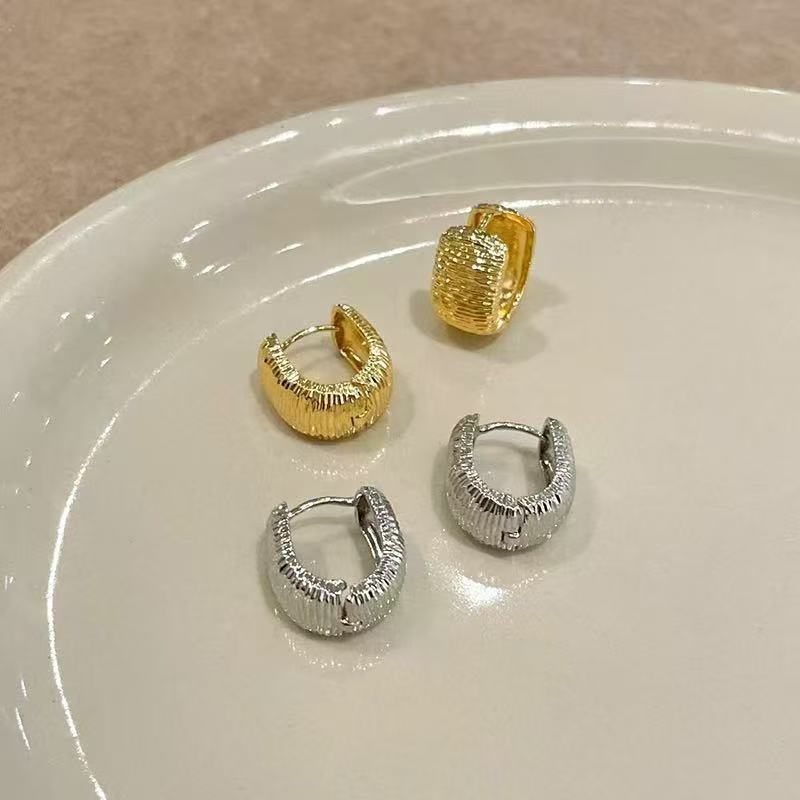 European and American Texture U-shaped Ear Buckles INS Geometric Metal Versatile Earrings, Premium Double-sided Square Earrings
