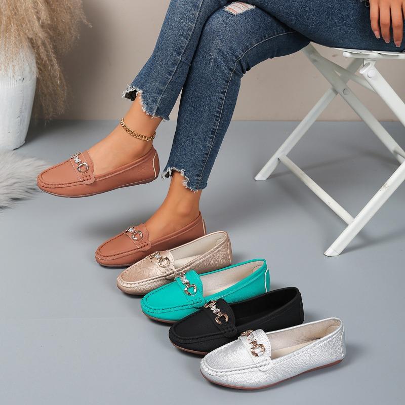 New Round Toe Shallow Opening Rhinestone Chain Flat Casual Shoes for Women in Large Size