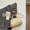 Fashion messenger bag niche casual small square bag women's 2025 summer new hand carry simple commuter shoulder bag