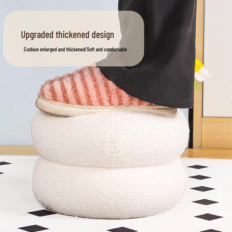 Rund krakk i lammeull - Kreativt, lavt design for stue, barnesofa, skoskiftebenk