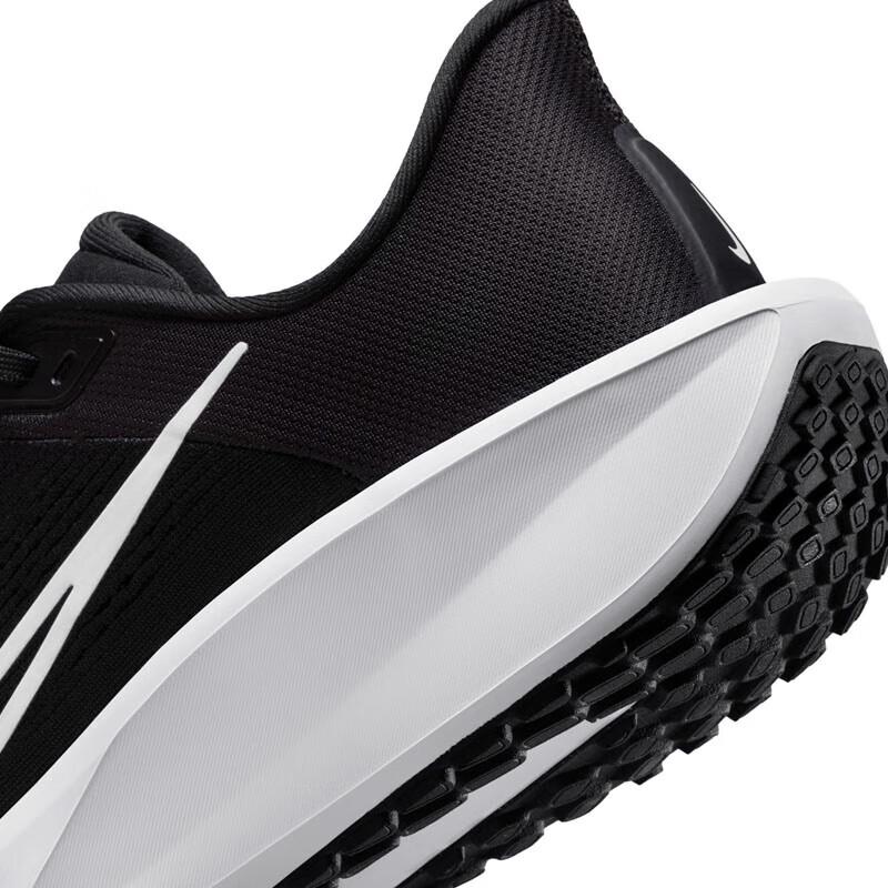 Nike Men's Quest 6 Running Shoes