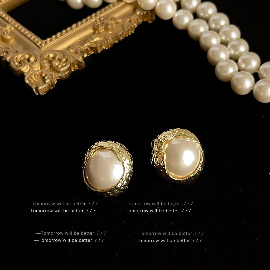 Mid-Century Vintage Stud Earrings: Trendy Literary Style in Light Luxury Fashion