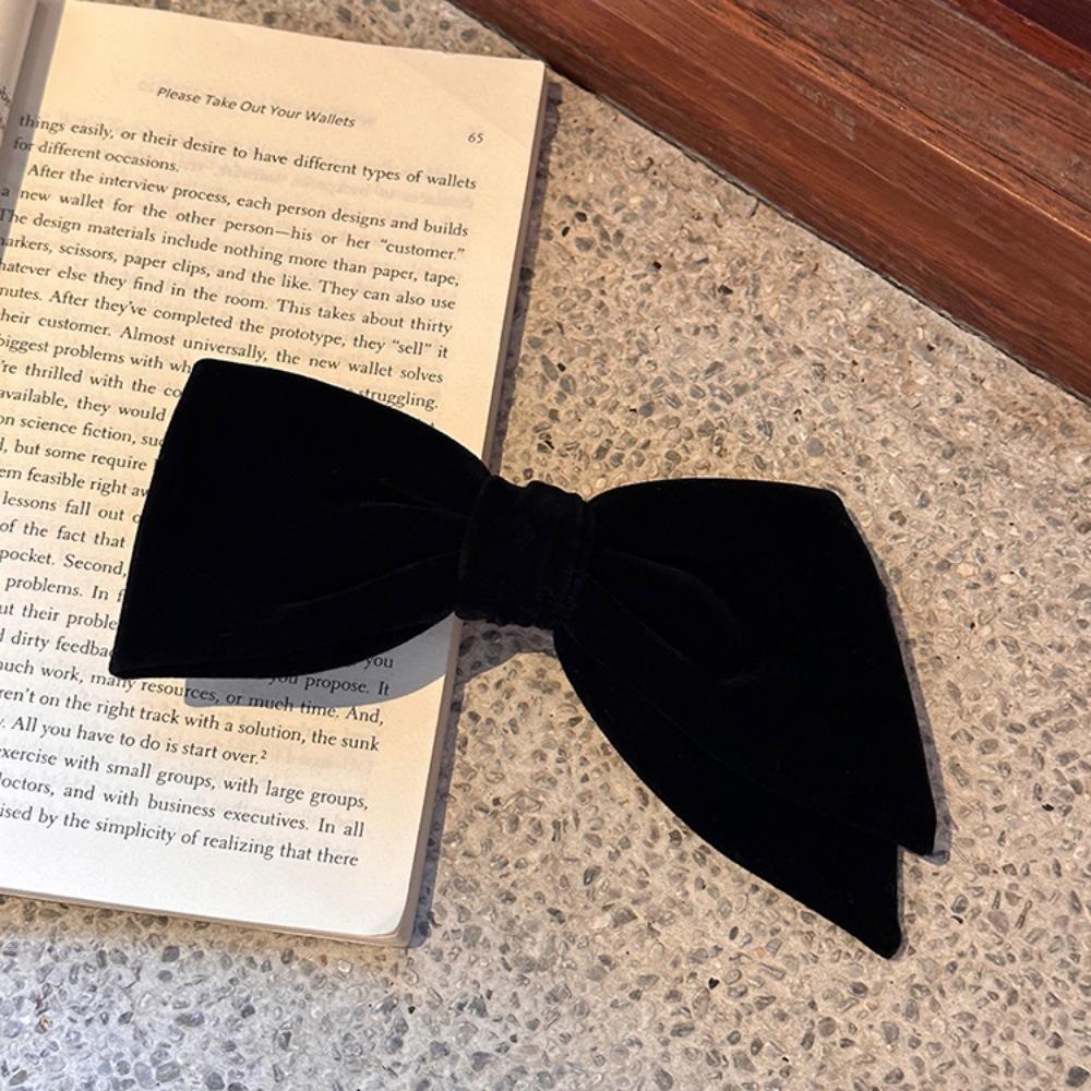 

Temperament Velvet Bow Hairpin Autumn and Winter Back Head Spring Clip Versatile Simple Hair Accessories Tide