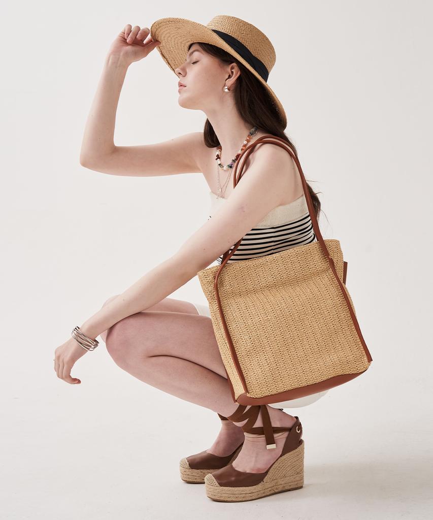 Jina In Ny Mykonos Shoulder Bag [Beige Combo]