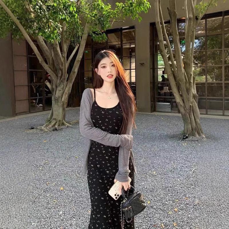 2025 French Style Floral Print Slimming Black Summer Dress with Adjustable Straps