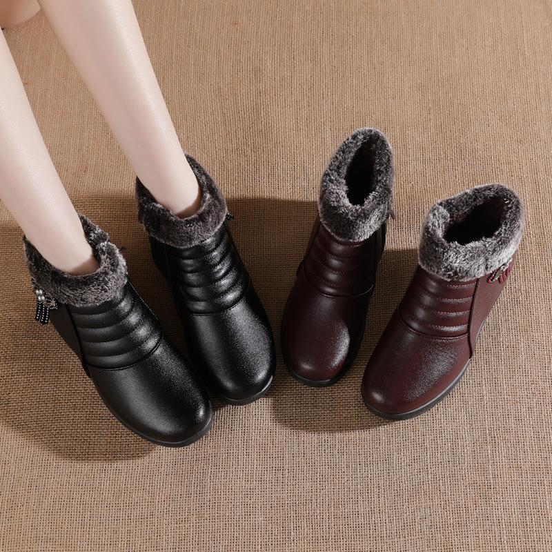 Winter Mother Shoes Elderly Cotton Shoes Soft Sole Middle-aged and Elderly Women's Short Boots Velvet Warm Boots Flat Cotton Leather Shoes