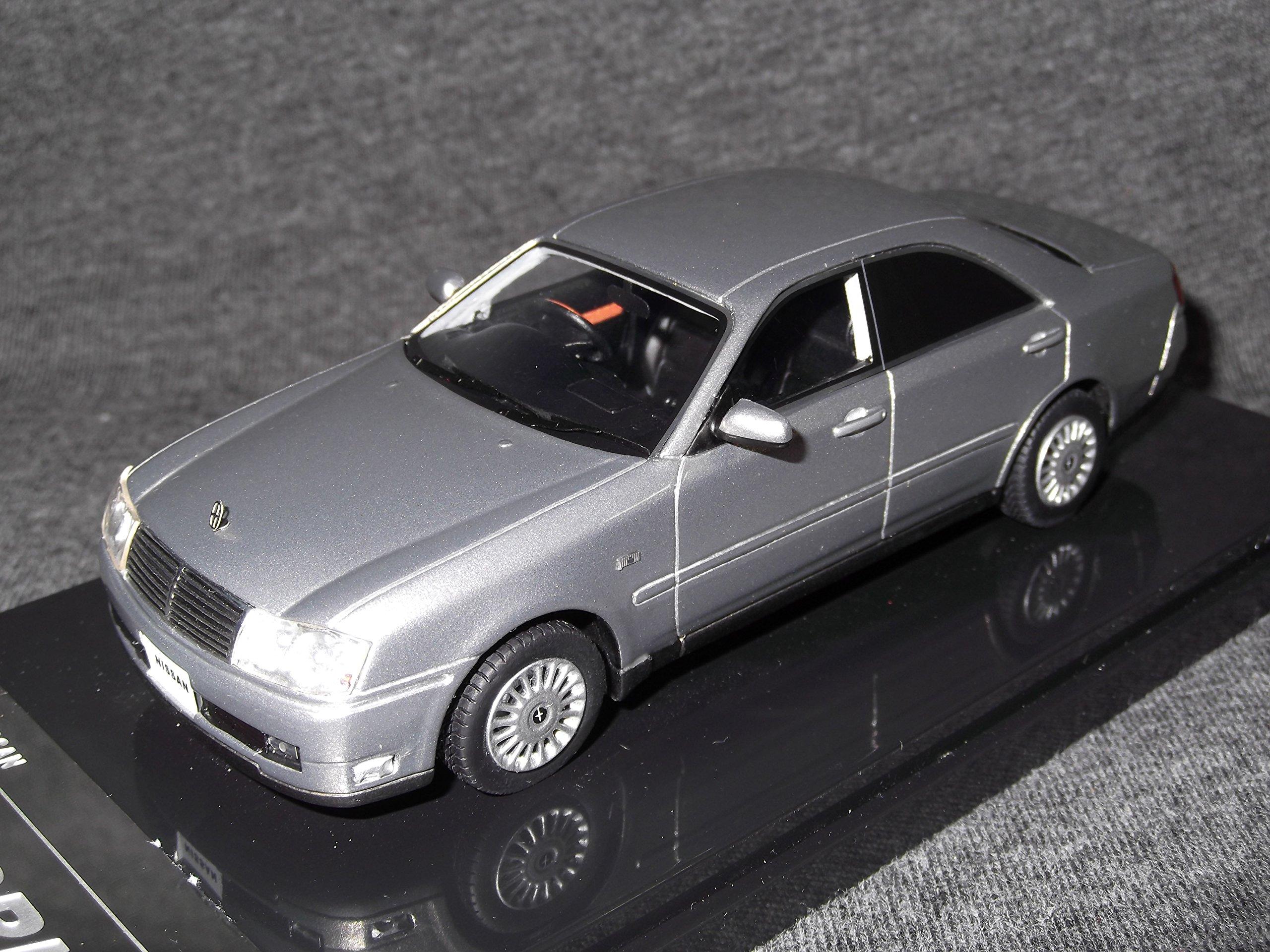 

CEDRIC 300LV Шампань Серебристый Готовое изделие WIT S 1/43 серебряный