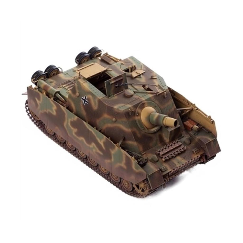 Academy 1/35 Scale German Assault Tank IV Brummberg Mid-Production Plastic Model Kit 13525