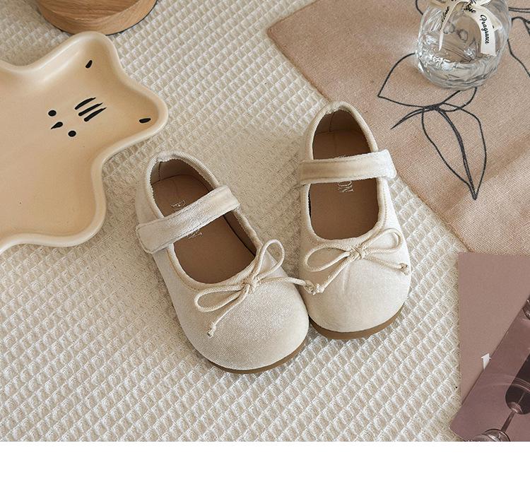 Korean Velvet Girls' Bow Princess Shoes - Retro, Versatile, Shallow Mouth for Spring & Autumn