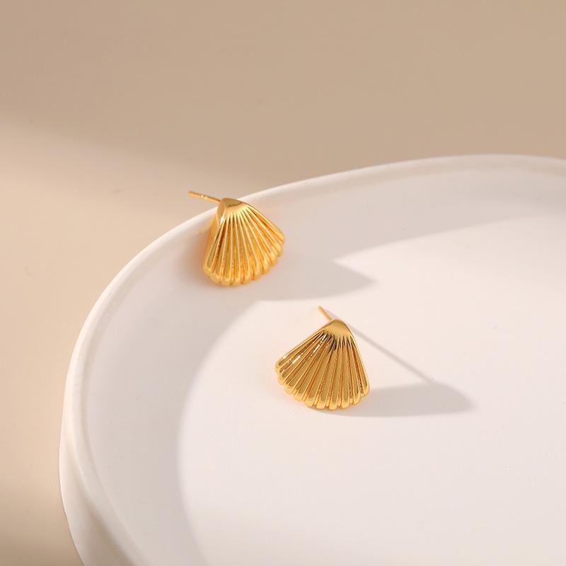 Niche Design Ocean Element Shell 18k Gold Plated Stud Earrings For Women