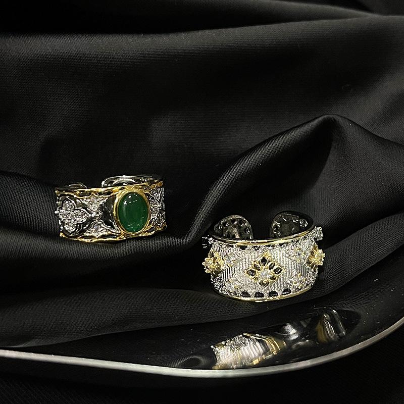 Same Carved Gold Classical Bratisch Retro Court Open Ring Two-Tone Emerald Ring