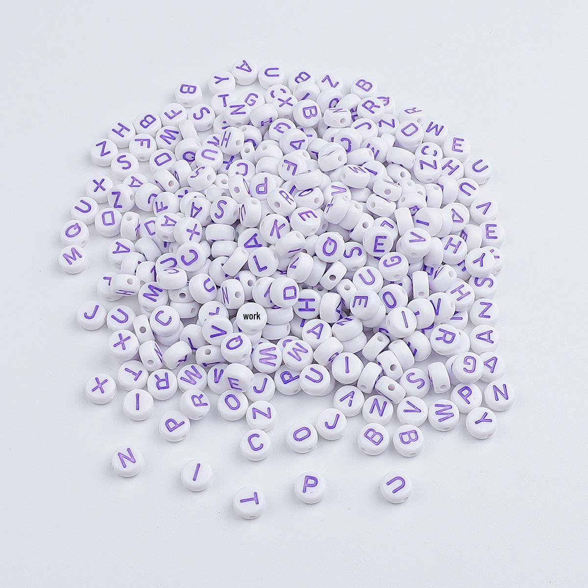 

Акриловые плоские бусины с английским алфавитом для самодельных ожерелий, брелоков и ювелирной фурнитуры 100 pieces per pack