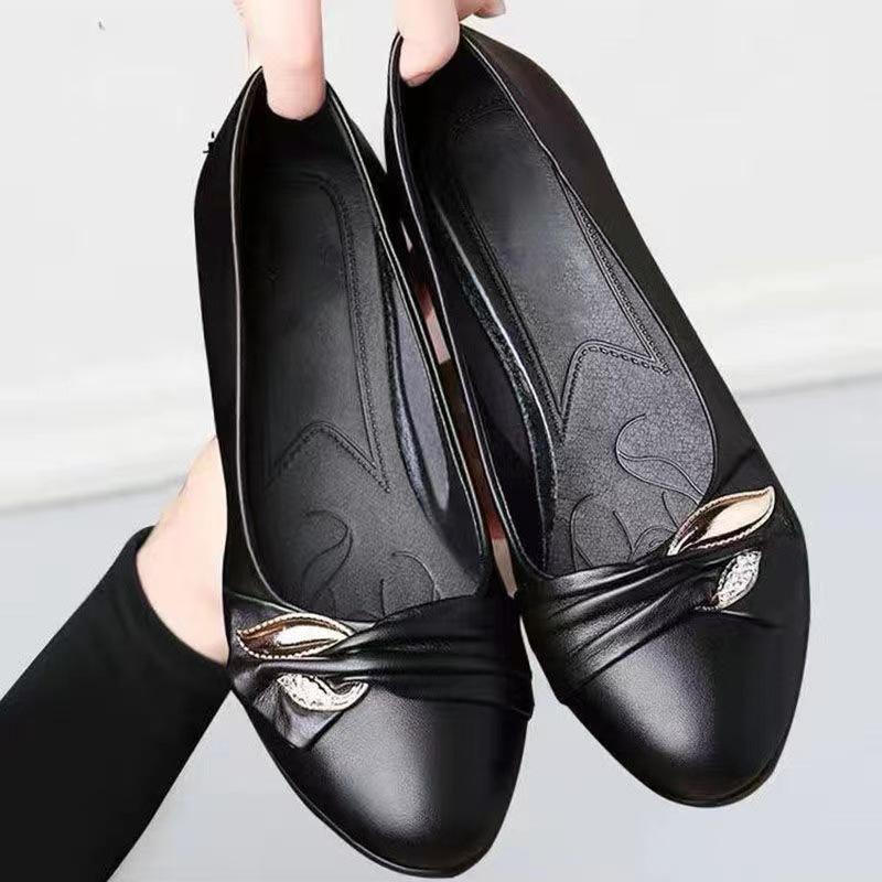 

Повседневная обувь мягкая кожа мягкая подошва удобная обувь средней высоты для женщин весна и осень плоская подошва износостойкая водонепроницаемая одинарная обувь бабушка 40