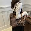 Vintage Animal Print Autumn New Leopard Print Suit Shoulder Bag, European and American Large Capacity Fashion Personalized Casual Style