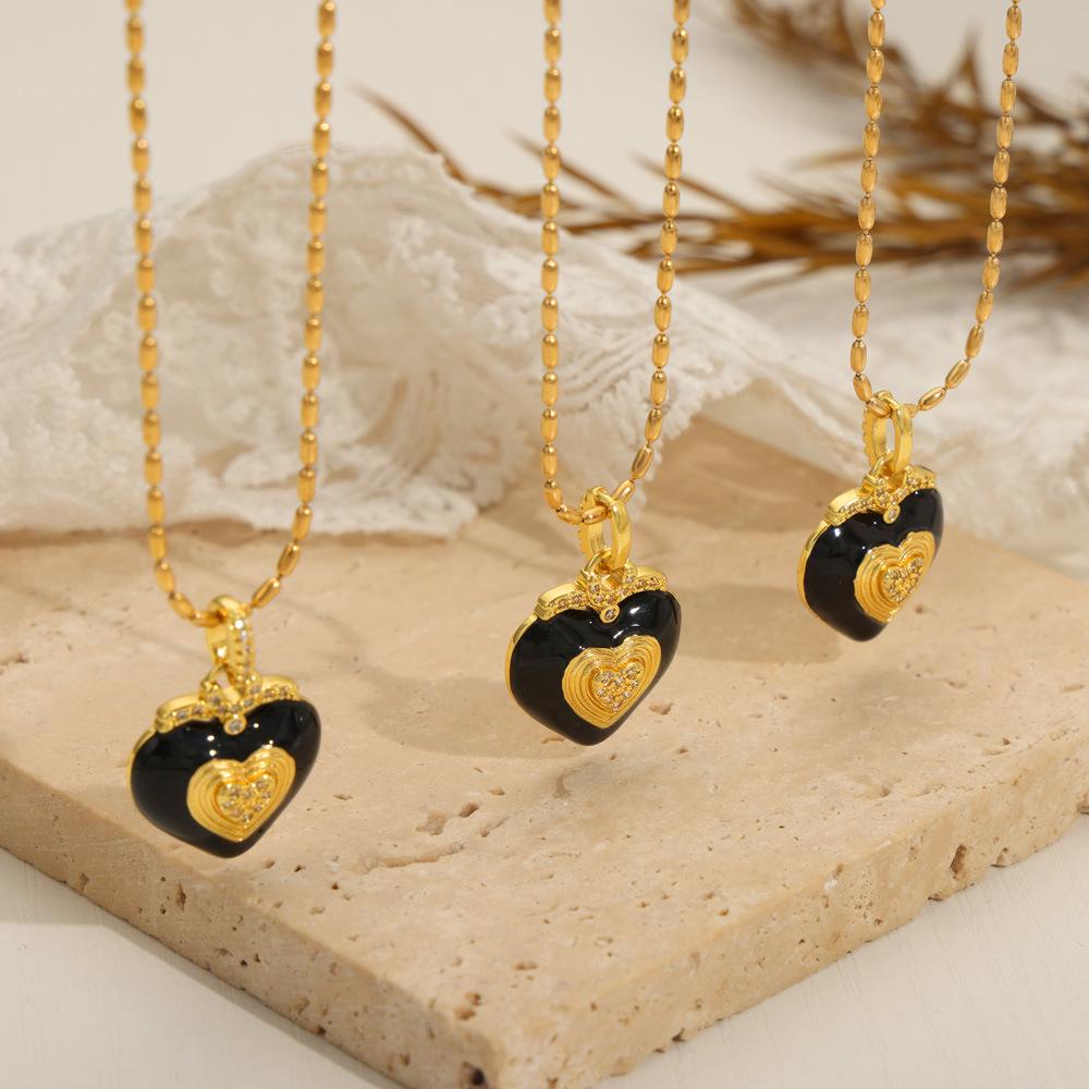 Heart-Shaped Enamel Pendant Necklace with Diamond Inlay, Rice Bead Chain, Titanium Steel, Gold Clavicle Chain, Women's Simple Fashion.