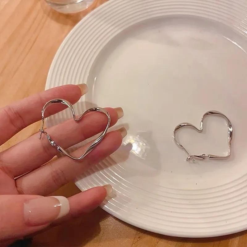 2023 New Trendy Heart Shape Big Hoop Earrings for Women Classic Hollow Stainless Steel Dangle Earring Personality Jewelry Gift
