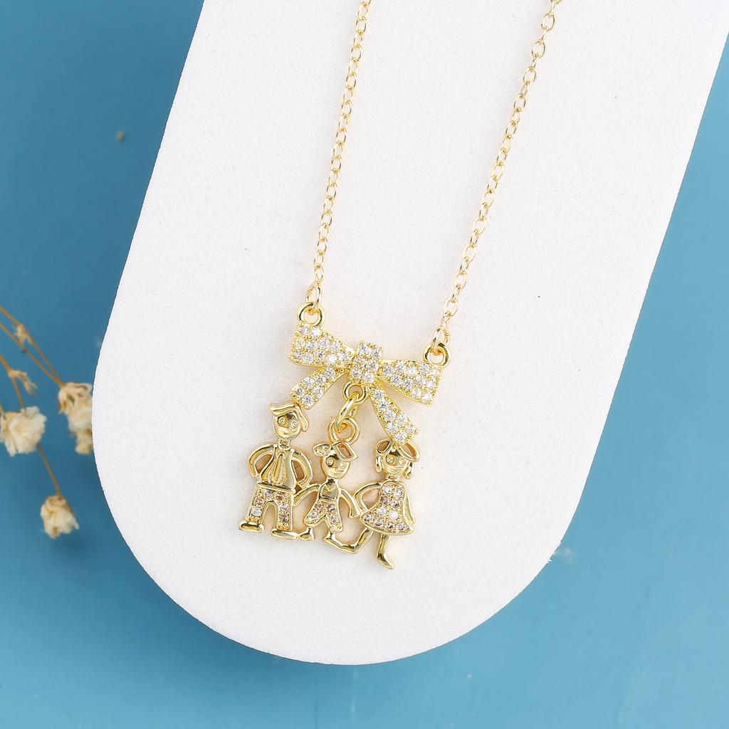 New Creative Gold-Plated Zirconia Mom, Dad And Child Theme Pendant Necklace Classic For Mother'S Day Birthday Jewelry Gift