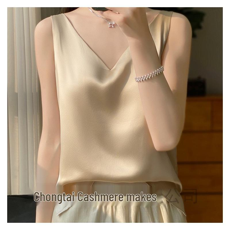 

Women s Summer V-Neck Silk Camisole - Versatile Inner/Outer Wear Satin Top in White. M (100-110 jin)