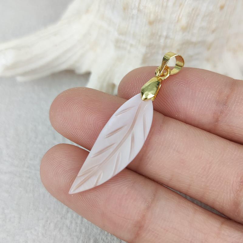 Natural Seashell Leaf Clavicle Chain with Camellia Pendant